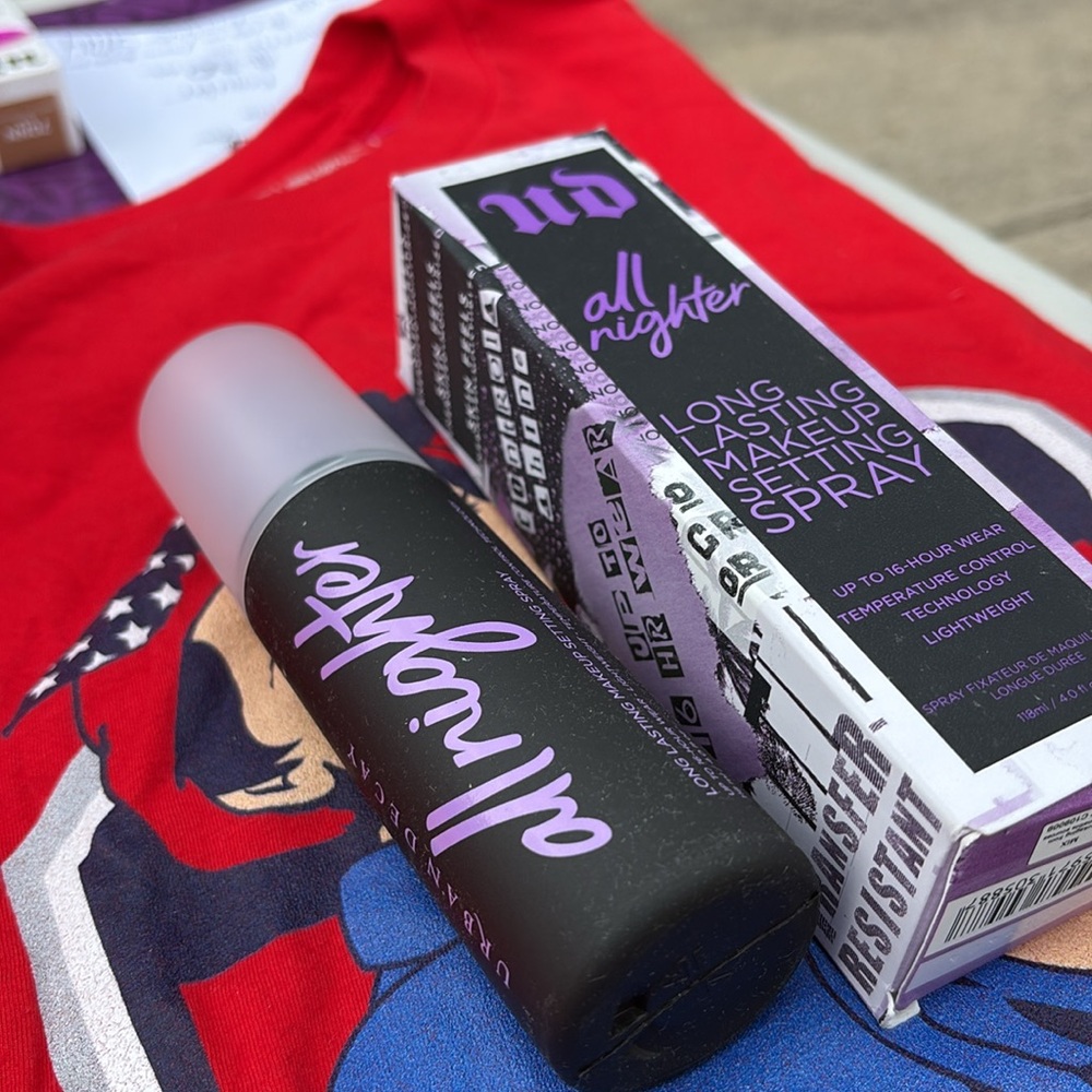 Skindinavia X Urban Decay All Nighter Long Lasting Makeup Setting Spray. $30x3 - Picture 4 of 7